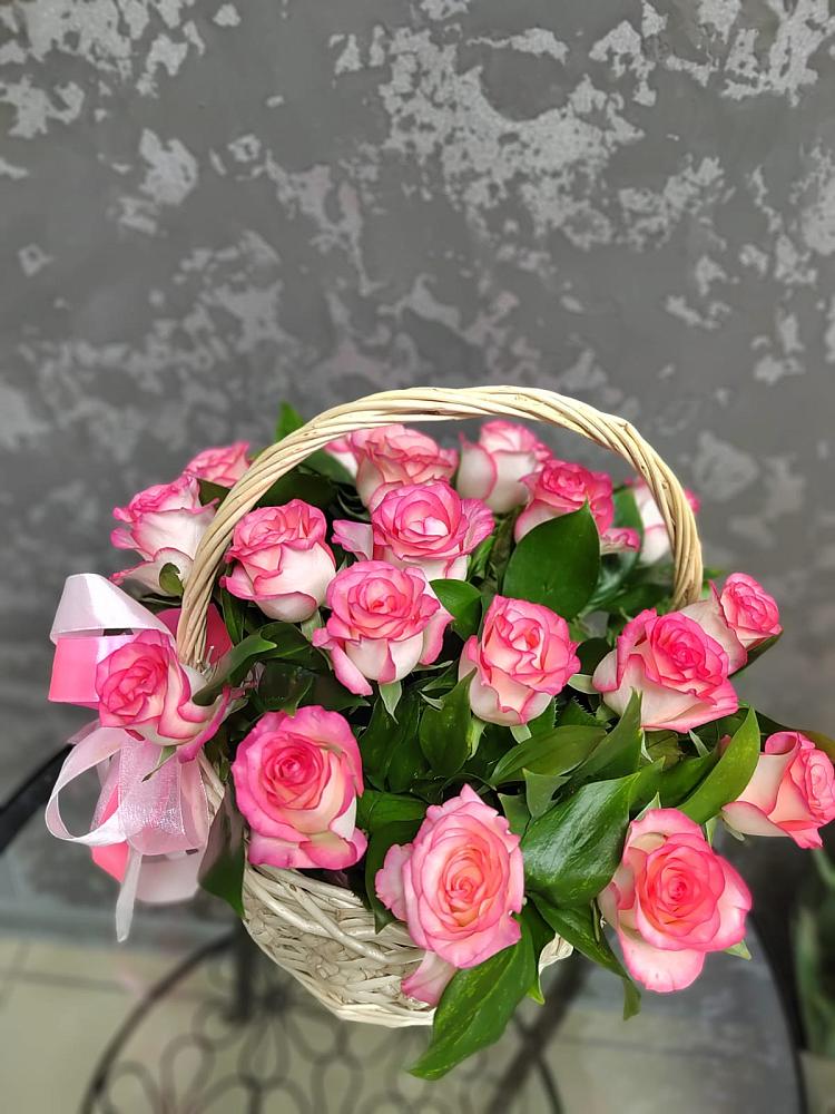 Цветочная композиция из Розы в корзине в Днепровской
