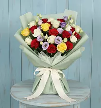 Букет цветов из:  Розы в Днепровской
