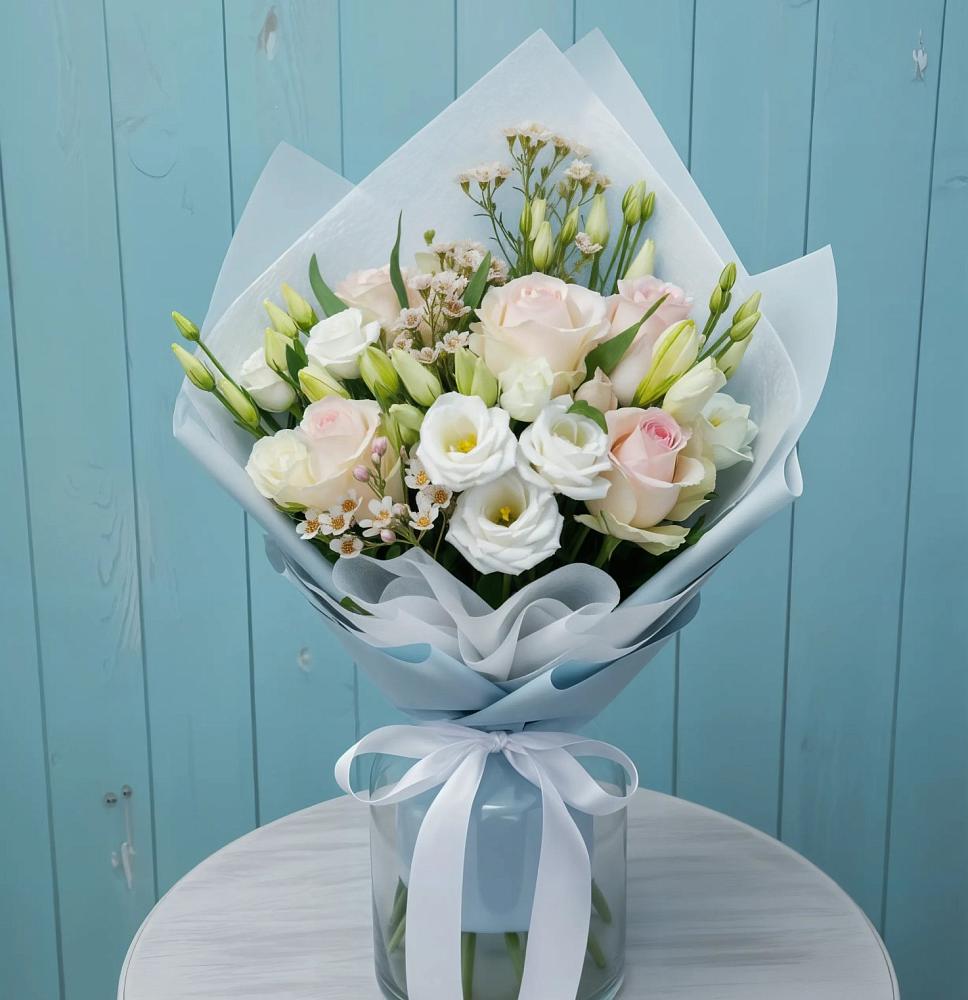 Букет цветов из: Розы и Лизиантусы в Днепровской