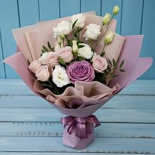Букет цветов из:  Розы и Лизиантусы в Днепровской