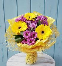 Букет цветов из:  Хризантемы и Герберы в Днепровской