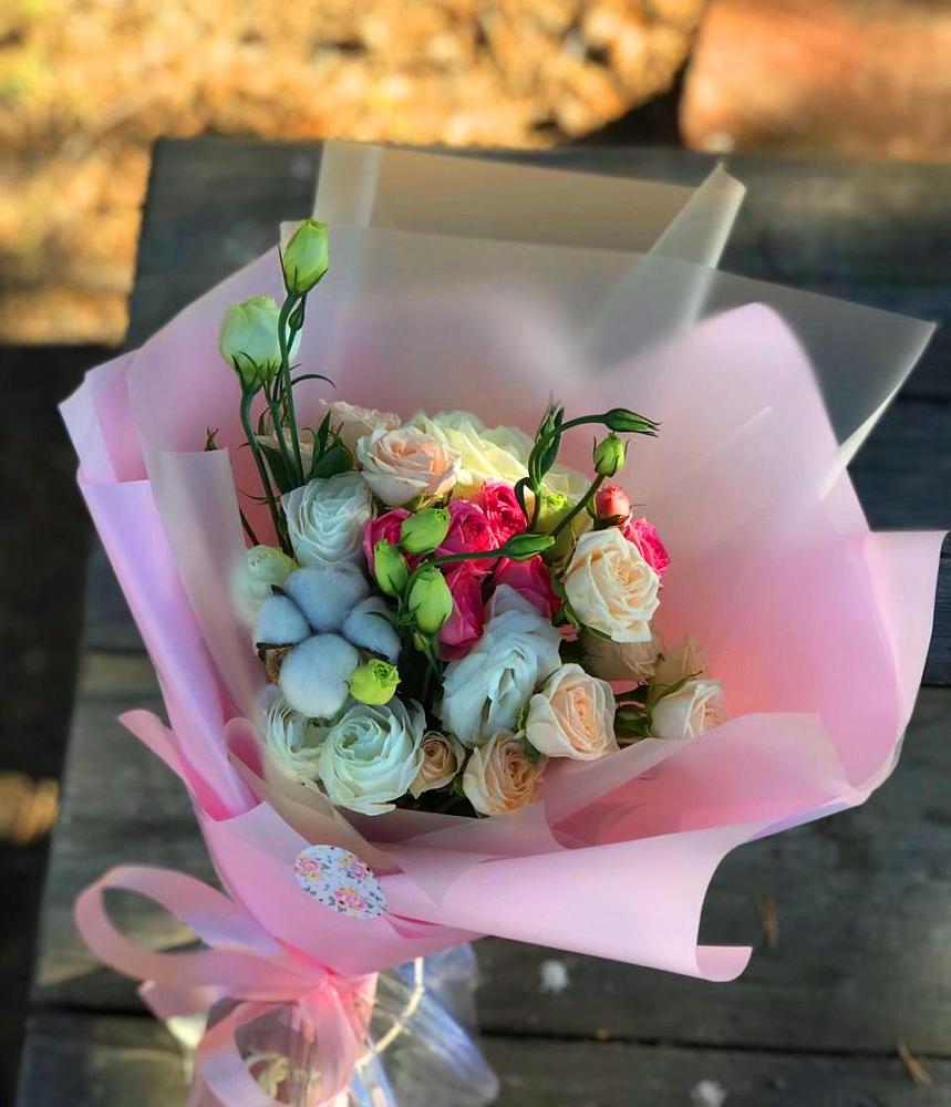 Букет цветов из: Розы и Лизиантусы в Днепровской