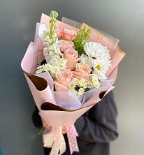 Букет цветов из:  Хризантемы и Розы в Днепровской