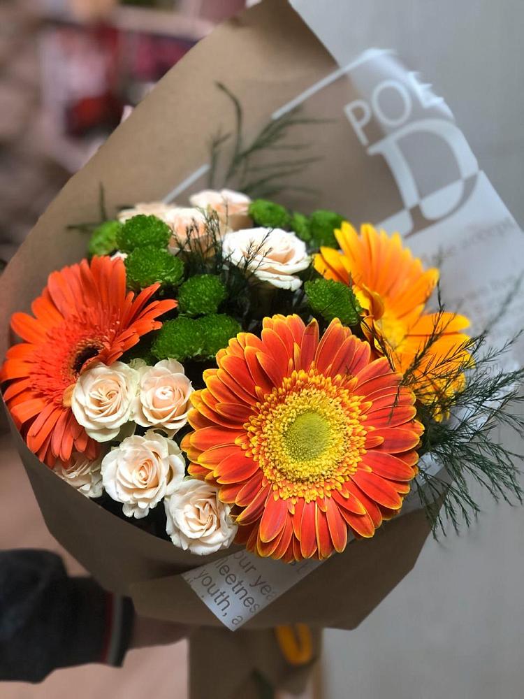 Букет цветов из: Герберы, Хризантемы и Розы в Днепровской