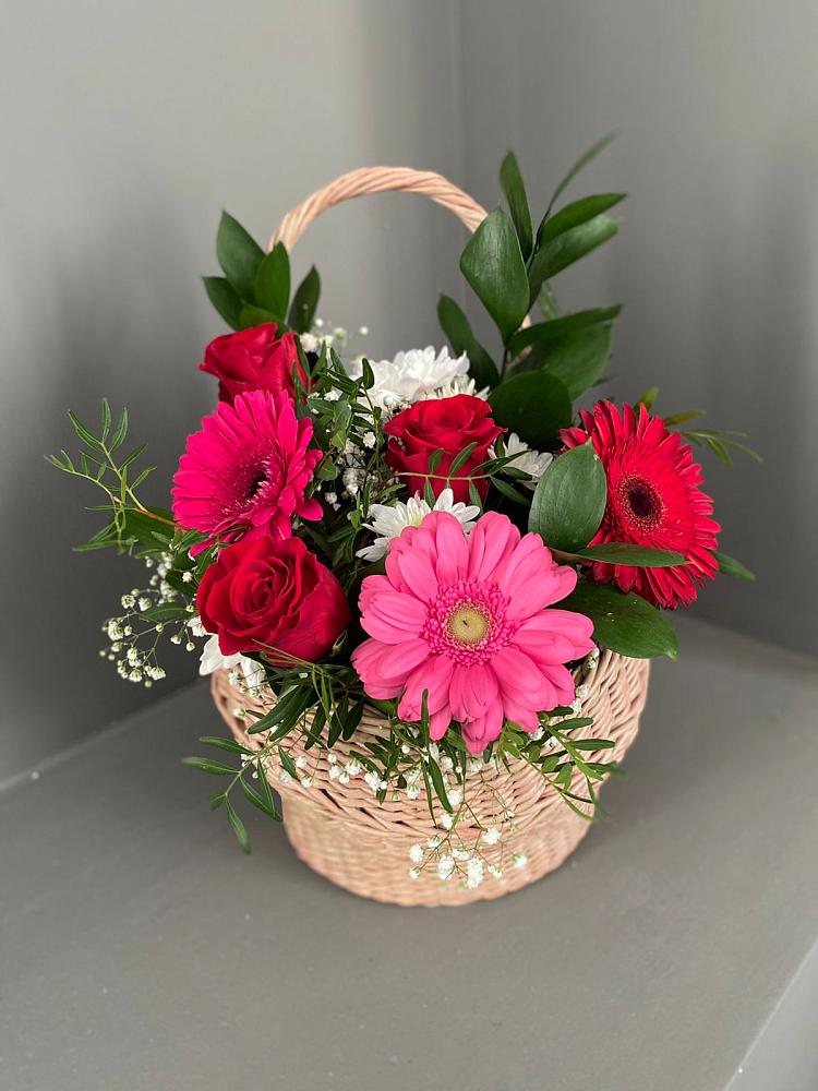 Цветочная композиция из Розы, Хризантемы и Герберы в корзине в Днепровской