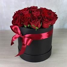 Цветочная композиция из Розы в шляпной коробке в Днепровской
